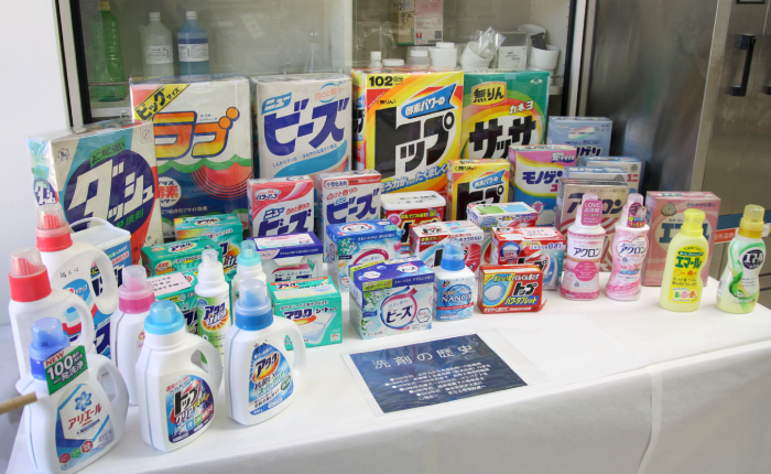 さまざまな洗剤の洗浄性を調査